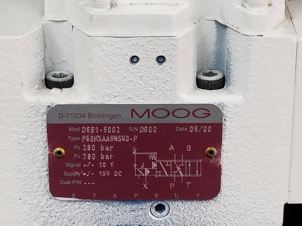 Used MOOG MODEL D661-5002 SERVO VALVE TYPE P60HXAA5NSM0-P