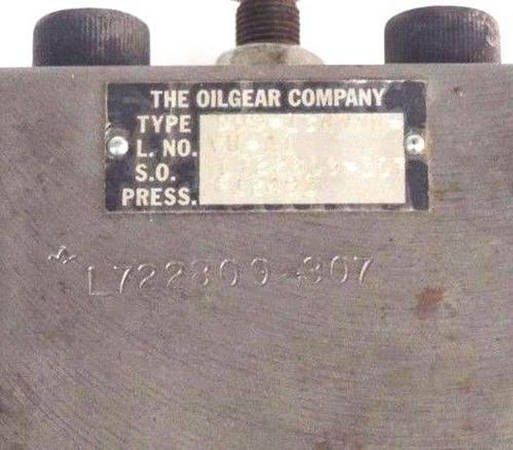 Used NEW OILGEAR COMPANY D09-13NNNN-VU-A1, L NO. L722809-307