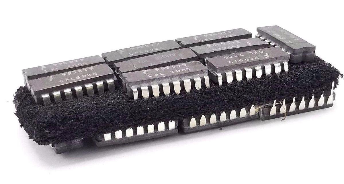 Used LOT OF 19 NEW GENERIC 995979 CHIPS 14-PIN