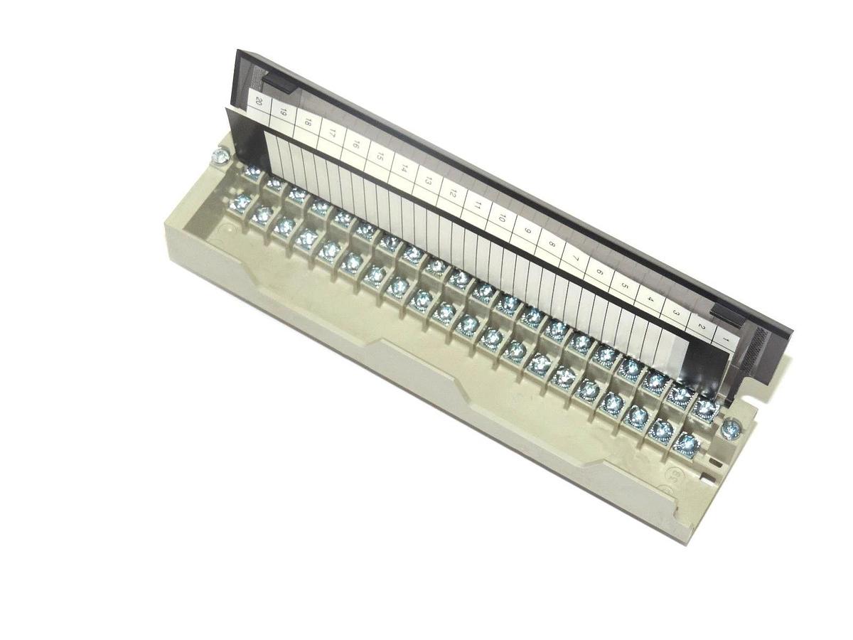 Used NIB AEG 140 XTS 002 00 TERM STRIP 40P 140XTS00200 6040100