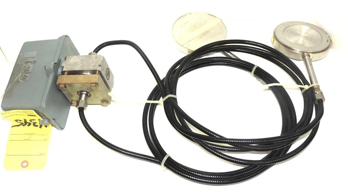Used TAYLOR 323T MEDIUM RANGE PNEUMATIC TRANSMITTER 323TD00263-10-87 W/ 2 316-L SEALS