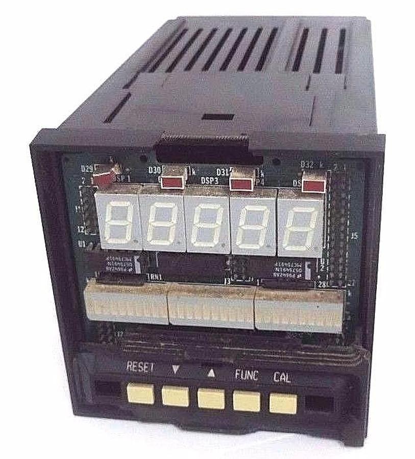 Used DYNISCO UPR690 PRESSURE INDICATOR/TRANSMITTER