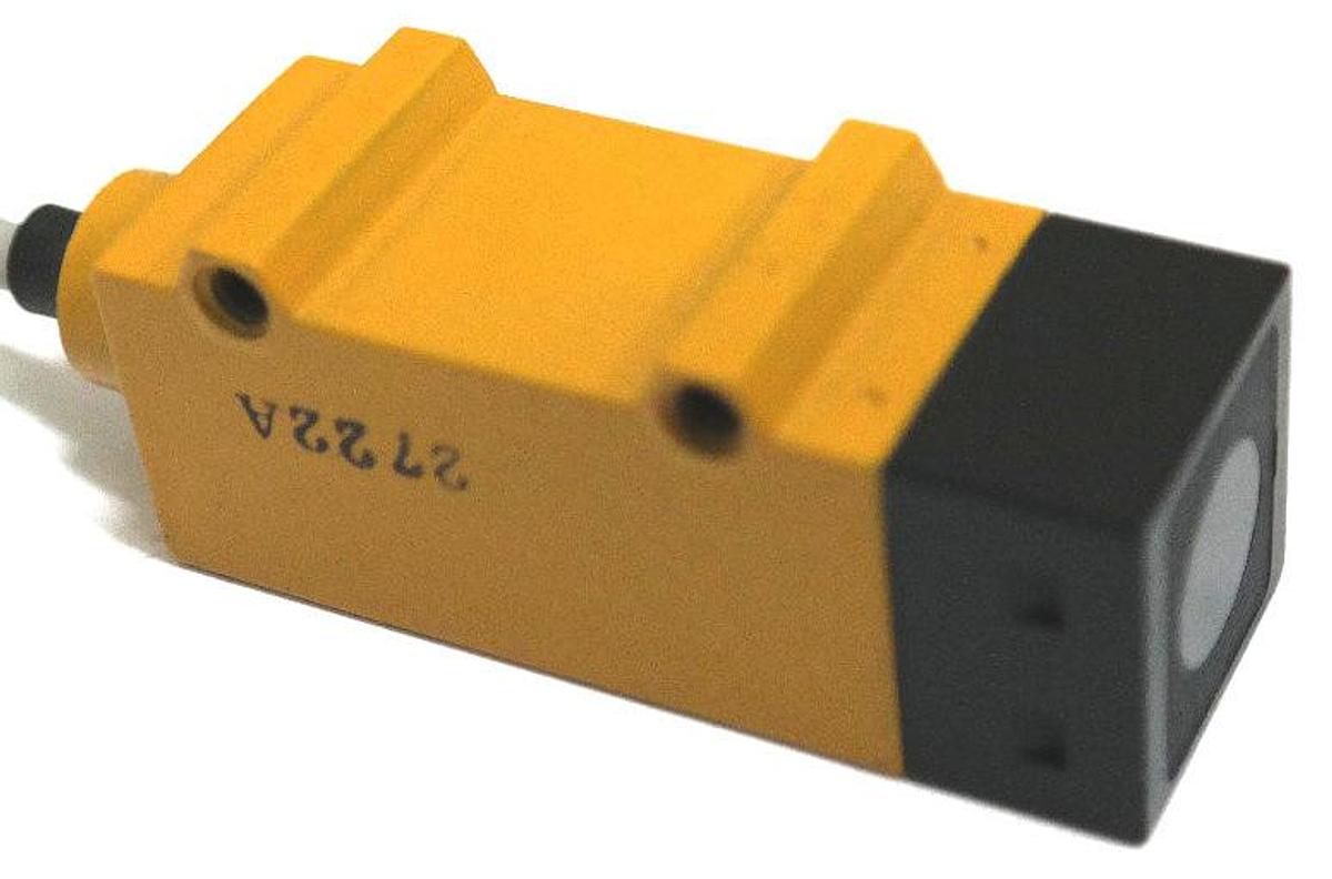 Used NEW OMRON E3S-5DB4 PHOTOELECTRIC EMITTER 5M RANGE 12-24VDC E3S5DB4