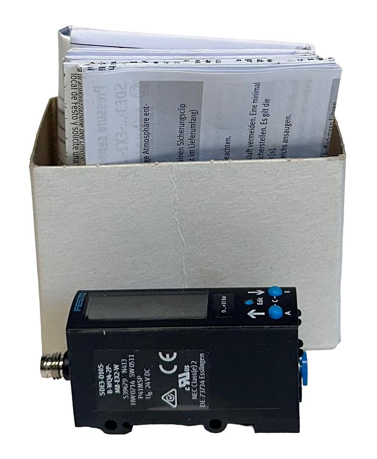 Used FESTO SDE3-D10S-B-WQ4-2P-M8-EX2-W / 539679 PRESSURE SENSOR W/ DISPLAY NSMP