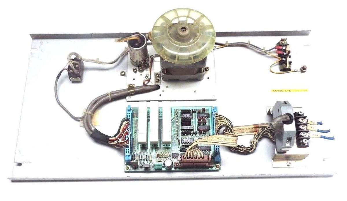Used FANUC A02B-0047-C062 TAPE READER A20B-0007-0750/06B BOARD, A90L-0001-0114 MOTOR