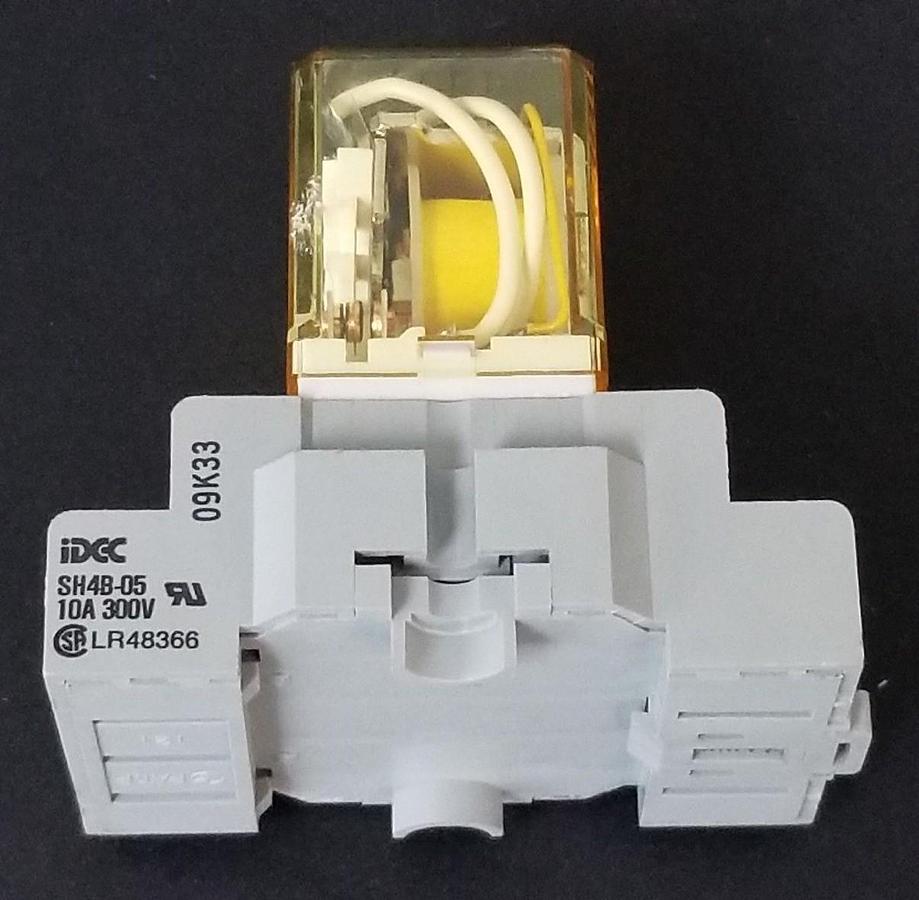 Used IDEC SH4B-05 RELAY SOCKET W/ RH4B-UL-AC120V RELAY RH4BUL 120VAC
