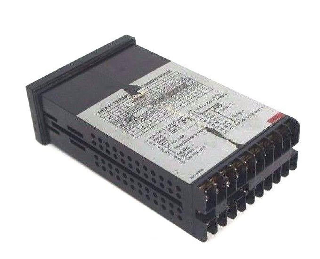Used POWERS PROCESS CONTROLS 325-C000 DIGITAL TEMP. CONTROLLER 300 SERIES F/W 9.0