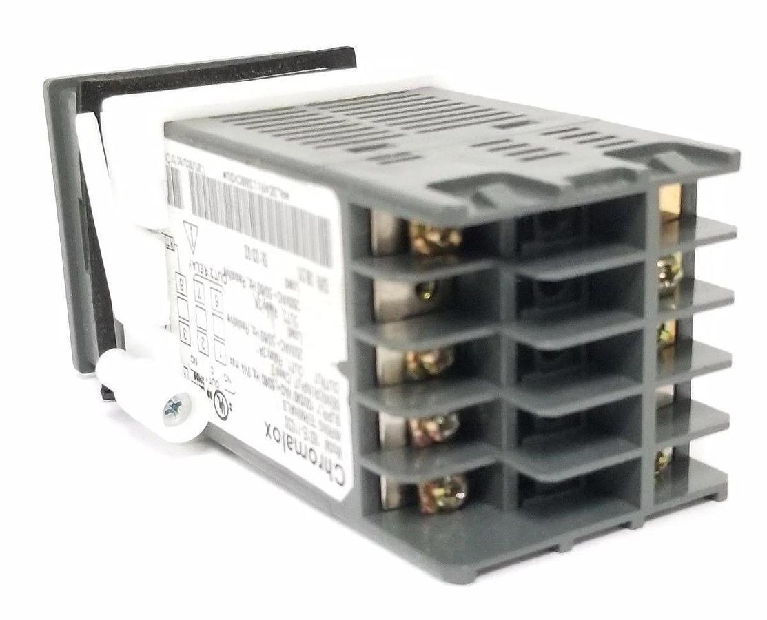 Used CHROMALOX 1601E-11030 TEMPERATURE CONTROLLER HOUSING