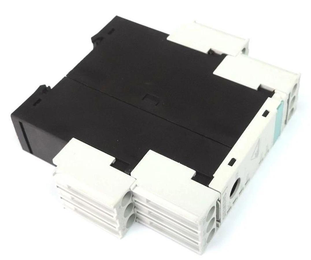 Used SIEMENS 3RK2200-0CE02-0AA2 INTERFACE MODULE 3RK22000CE020AA2