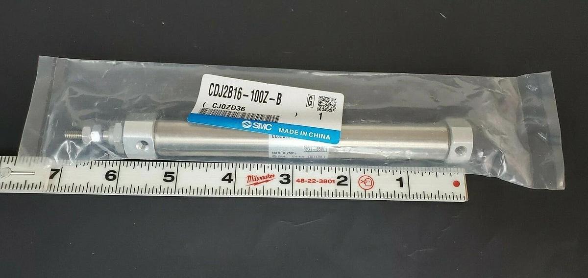 Used NEW SMC CDJ2B16-100Z-B AIR CYLINDER CDJ2B16100ZB MAX. 0.7MPa