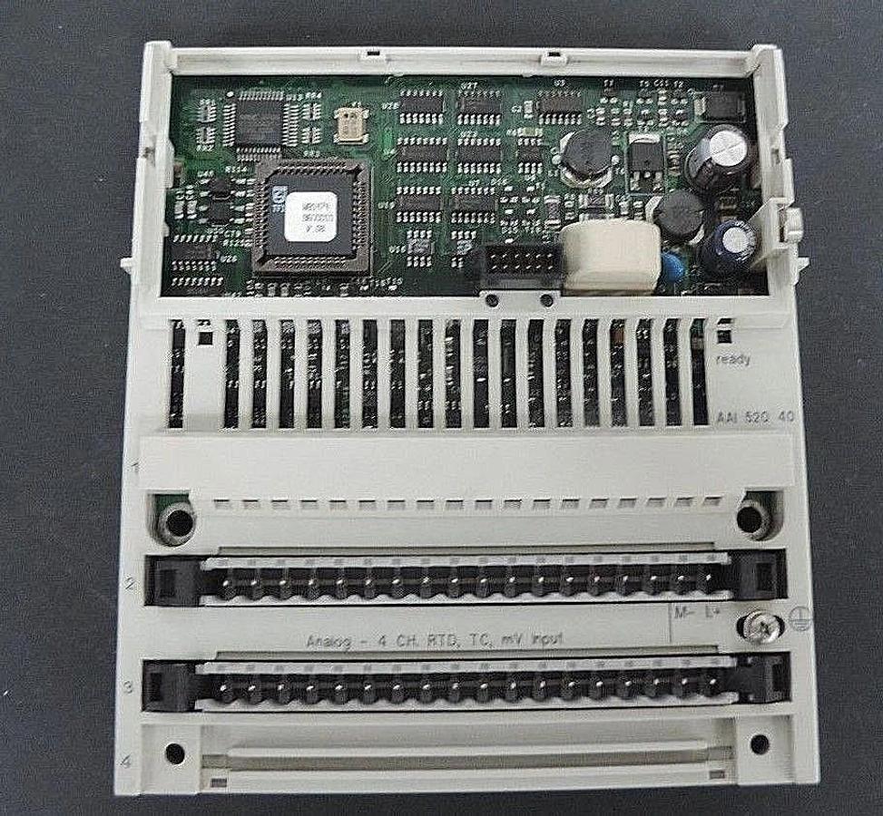 Used SCHNEIDER TSX MOMENTUM 170AAI52040 I/O BASE, ANALOG, 4CH RTD THERMO INPUT