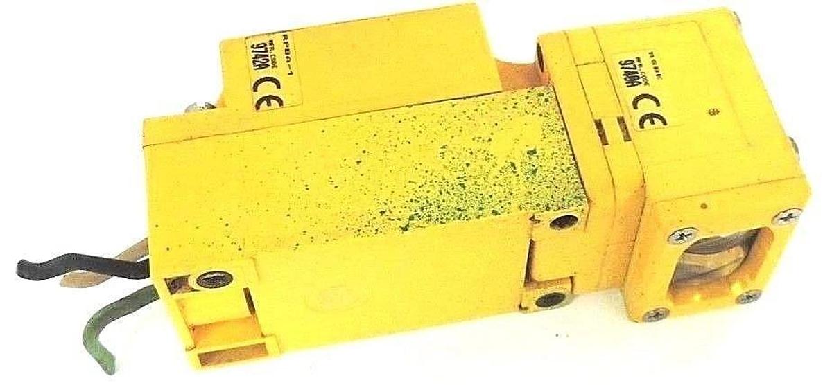 Used BANNER RPBA-1 MAXI-BEAM POWER BLOCK W/ RSBE EMITTER, 9740A, 9742A