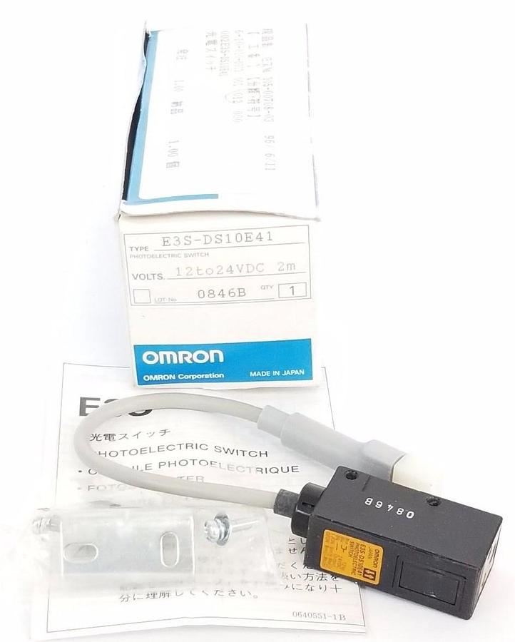 Used NIB OMRON E3S-DS10E41 PHOTOELECTRIC SWITCH E3SDS10E41, 12 TO 24VDC, 2M