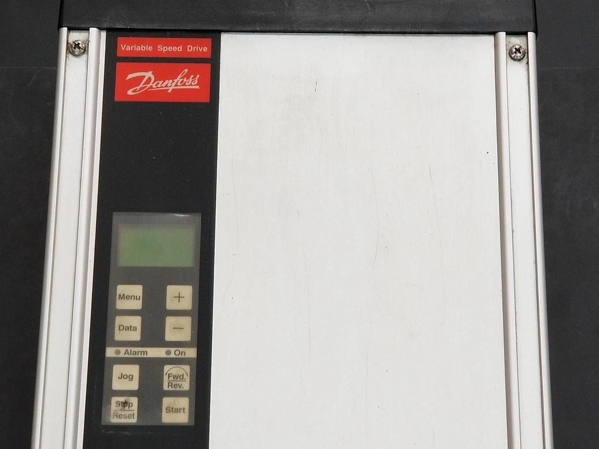 Used DANFOSS 175H1746 VLT TYPE 3008 VARIABLE SPEED DRIVE 440 500V VLT-3008-175H1746