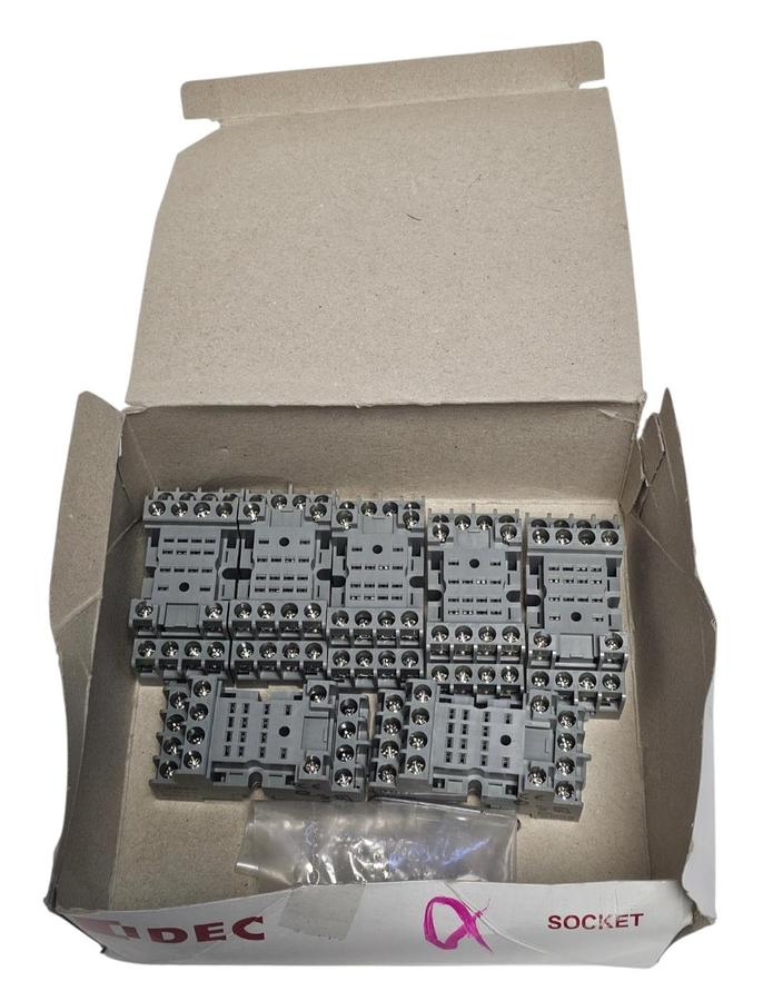 Used BOX OF 7 NEW IDEC SY4S-05C RELAY SOCKETS SY4S05C 14 POSITION 7AMP 4 POLE 300V
