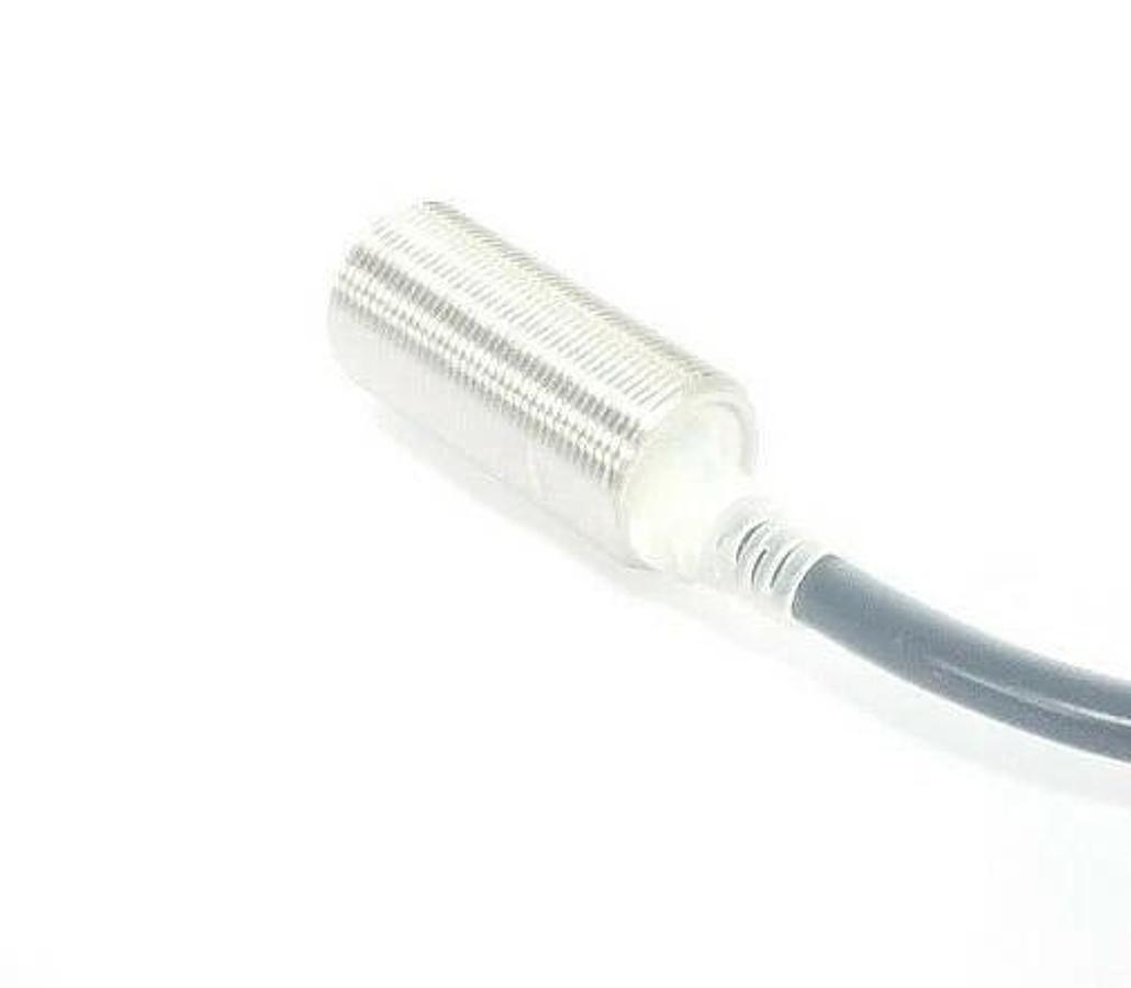 Used NEW OMRON E2E-X5E2 PROXIMITY SWITCH E2EX5E2, 12 TO 24VC, 5M