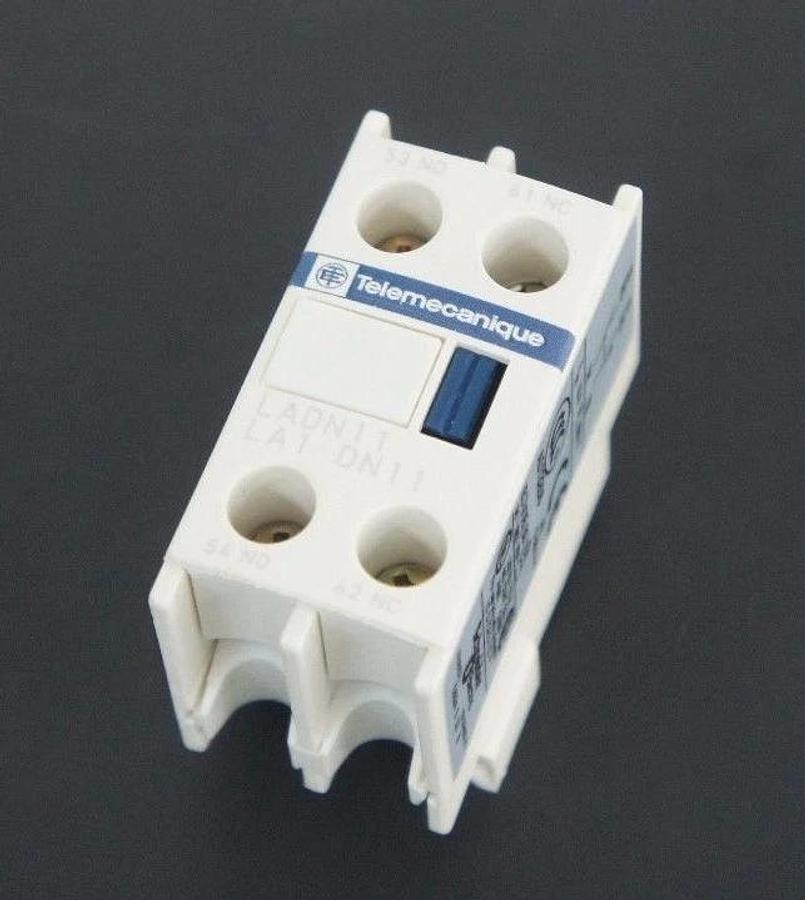 LOT OF 2 NIB TELEMECANIQUE LADN11 AUXILIARY CONTACT BLOCKS 038383