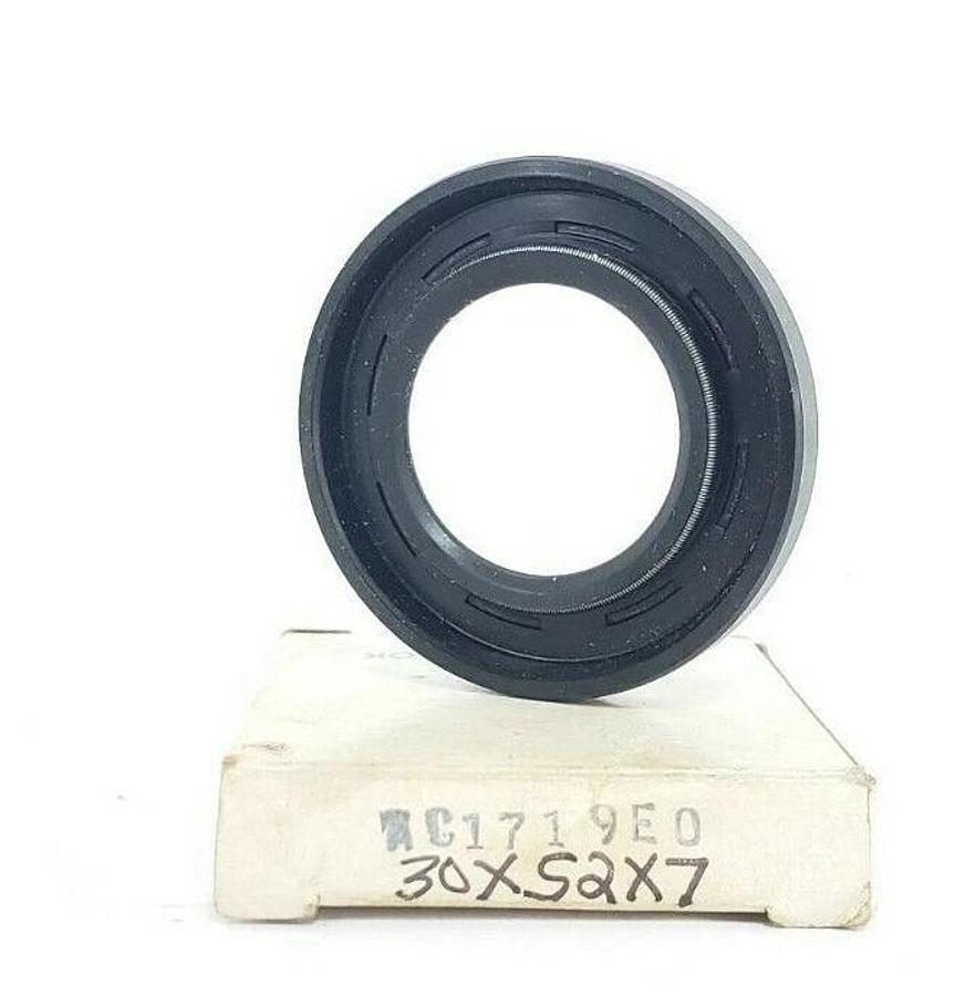 Used NIB FREUDENBERG NOK AC1719E OIL SEAL 30 X 52 X 7 MM