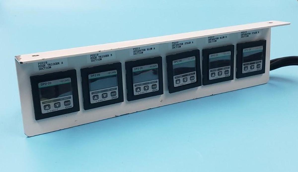Used SUNX OPERATION PANEL W/ (6) DP2-20 DIGITAL PRESSURE SENSORS, 12-24VDC, DP220