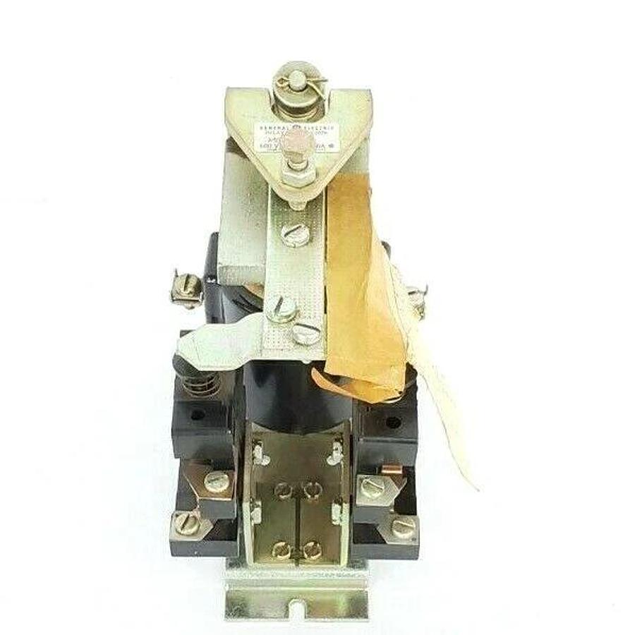 Used GENERAL ELECTRIC IC2820-A100BB3H RELAY 600V MAX. 10A