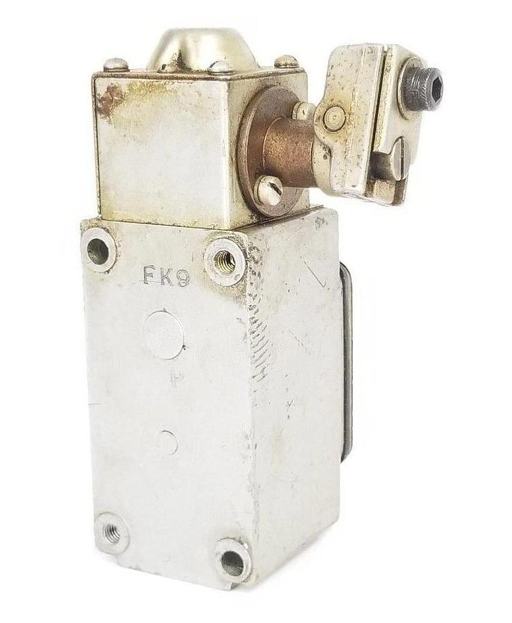Used ALLEN BRADLEY 802TH-W2 SER. 1 LIMIT SWITCH 802THW2