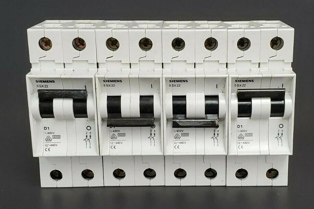 Used LOT OF 4 SIEMENS 5SX22D1 CIRCUIT BREAKERS 5XS2, 5SX22 MAX 480V AC
