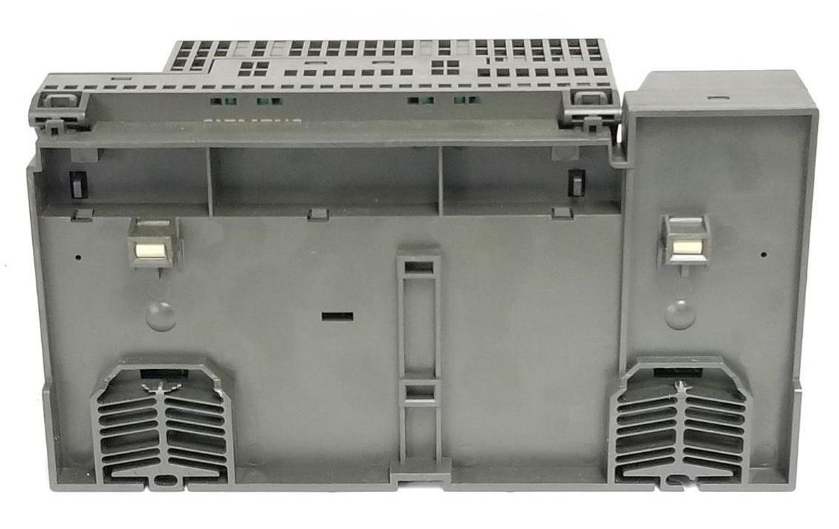 Used SIEMENS 63S7 193-1CL10-0XA0 TERMINAL BLOCK W/ 132-1BL00-0XB0 OUPUT MODULE