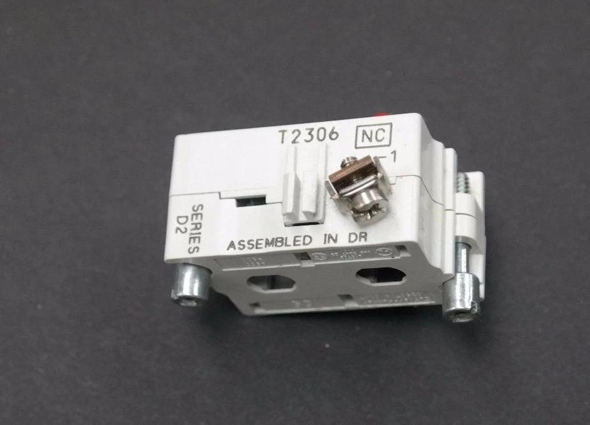Used CUTLER HAMMER 10250T/91000T CONTACT BLOCK SERIES D2 T2306 IEC 60947-5-1