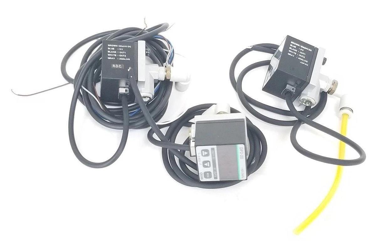 Used LOT OF 3 SUNX DP2-20 DIGITAL PRESSURE SENSORS DP220, 12 TO 24V DC
