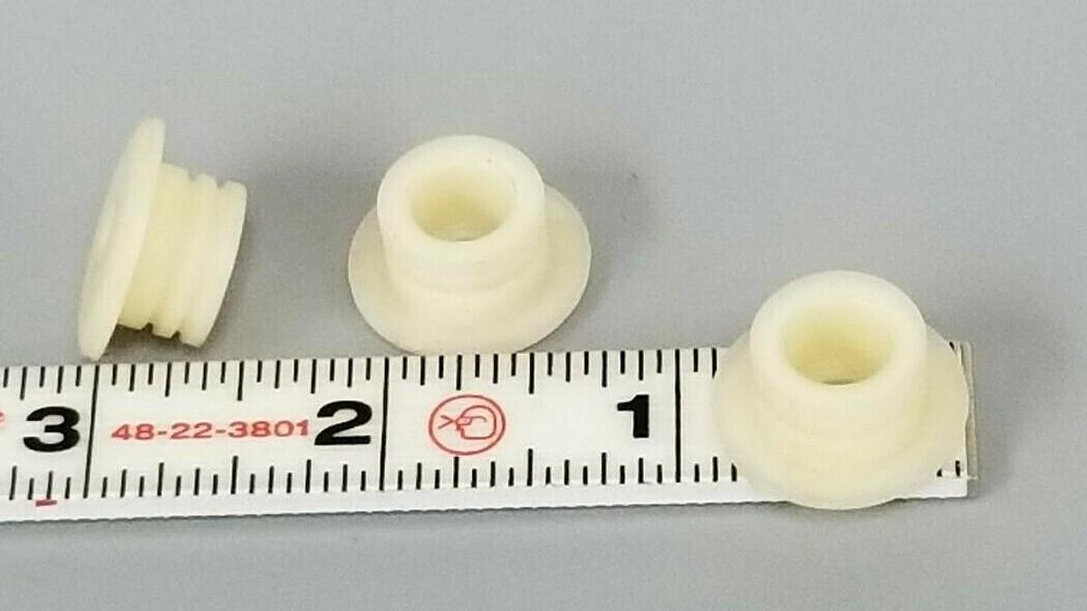 Used LOT OF 14 KRONES 1-011-57-074-0 PLUGS 1011570740