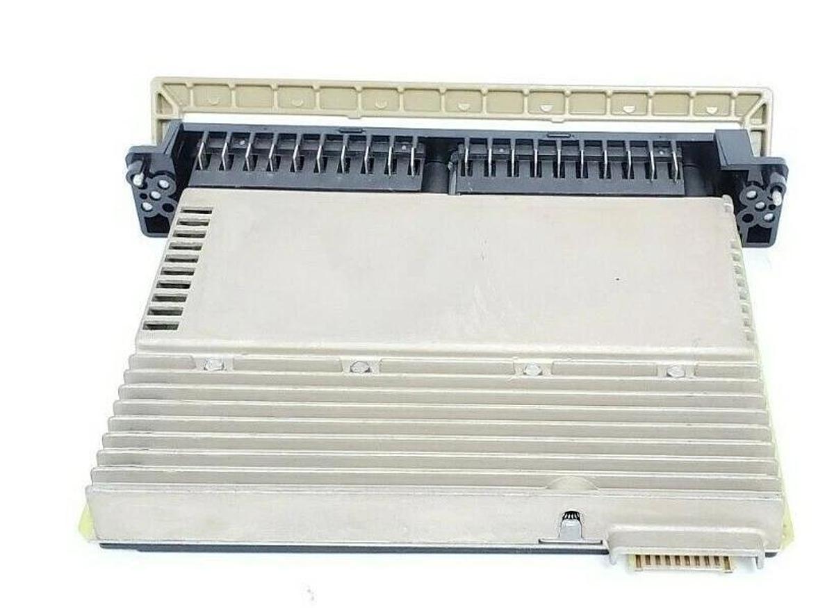 Used GOULD MODICON AS-B832-016 24V TRUE-LOW OUTPUT MODULE ASB832016