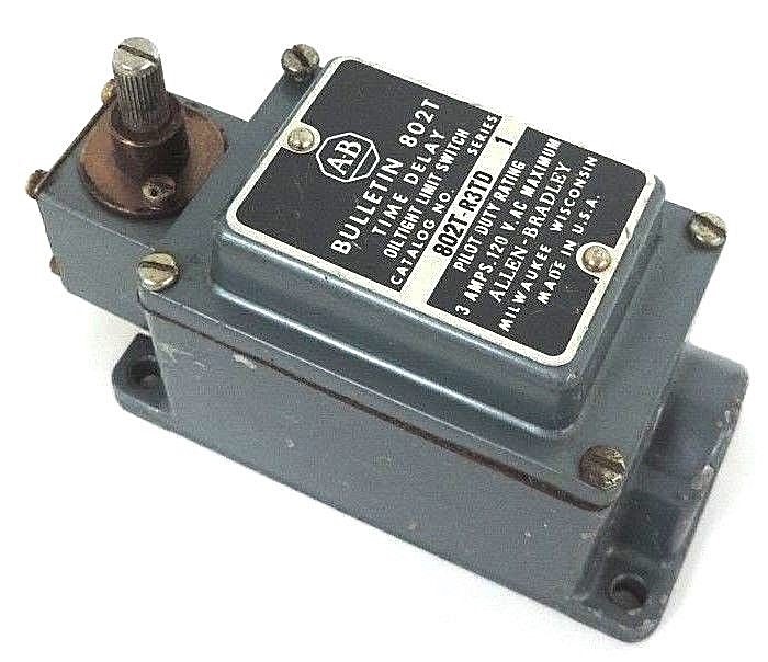 Used ALLEN BRADLEY 802T-R3TD SER. 1 OILTIGHT LIMIT SWITCH W/ Z-24808 HEAD