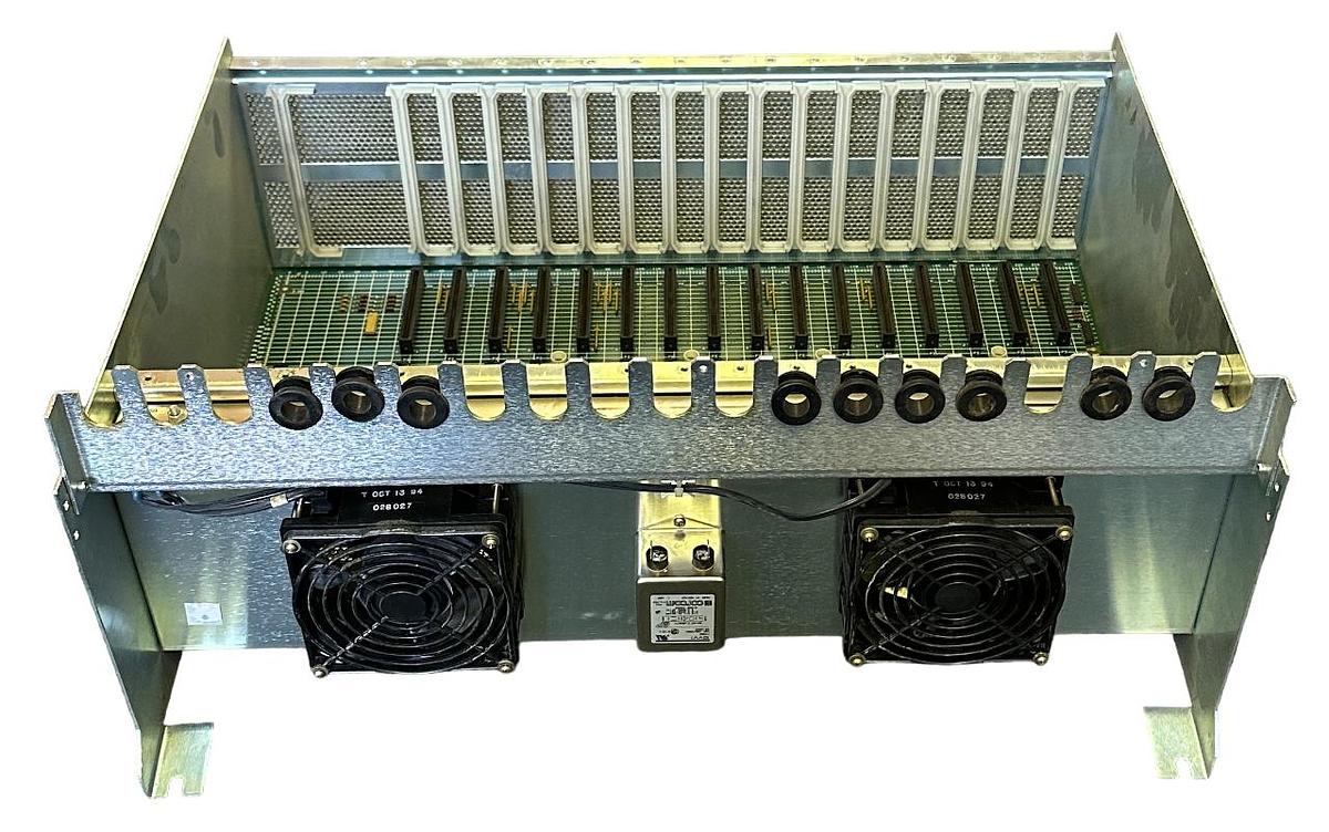 Used RELIANCE ELECTRIC 57C-331 / 57C331 AUTOMAX 16-SLOT RACK 100/120VAC 8/7A 50/60Hz