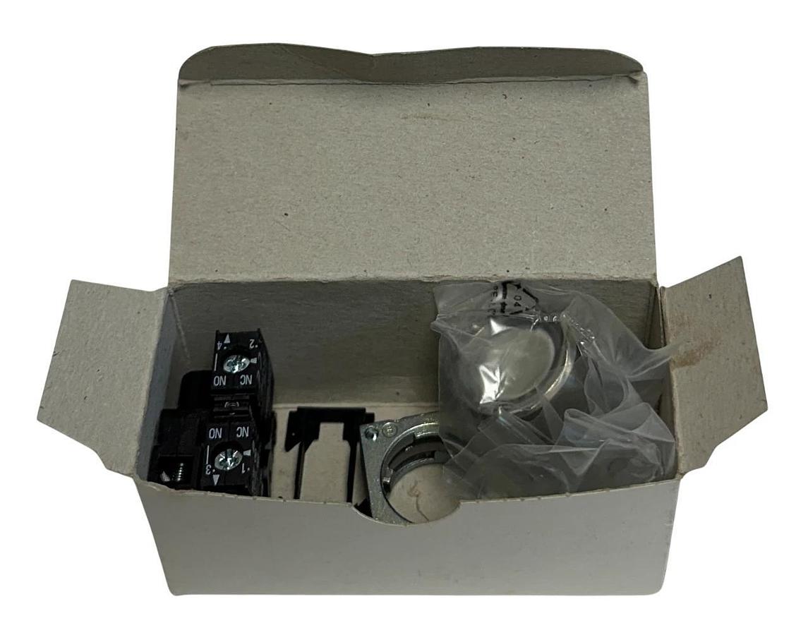 2 SIEMENS 3SB3 651-0AA71 / 3SB36510AA71 ILLUMINATED PUSHBUTTONS 110V CLEAR NSMP