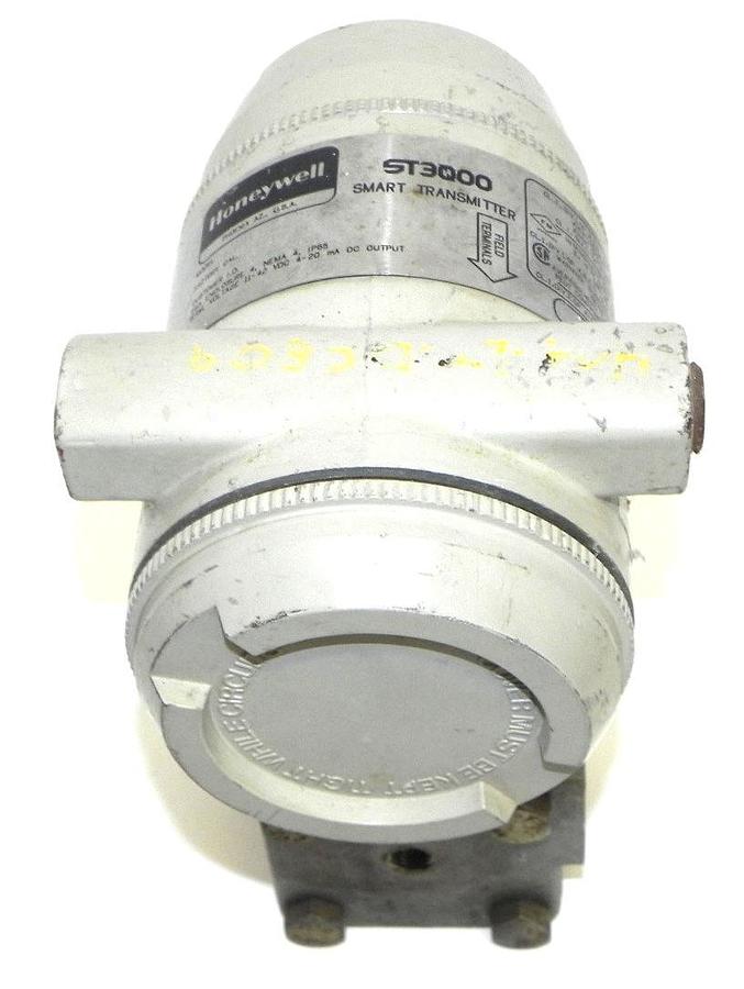 Used HONEYWELL ST3000 SMART TRANSMITTER YSTR12D-21A-3C0XXXXXX000-MB.F1C3-714B