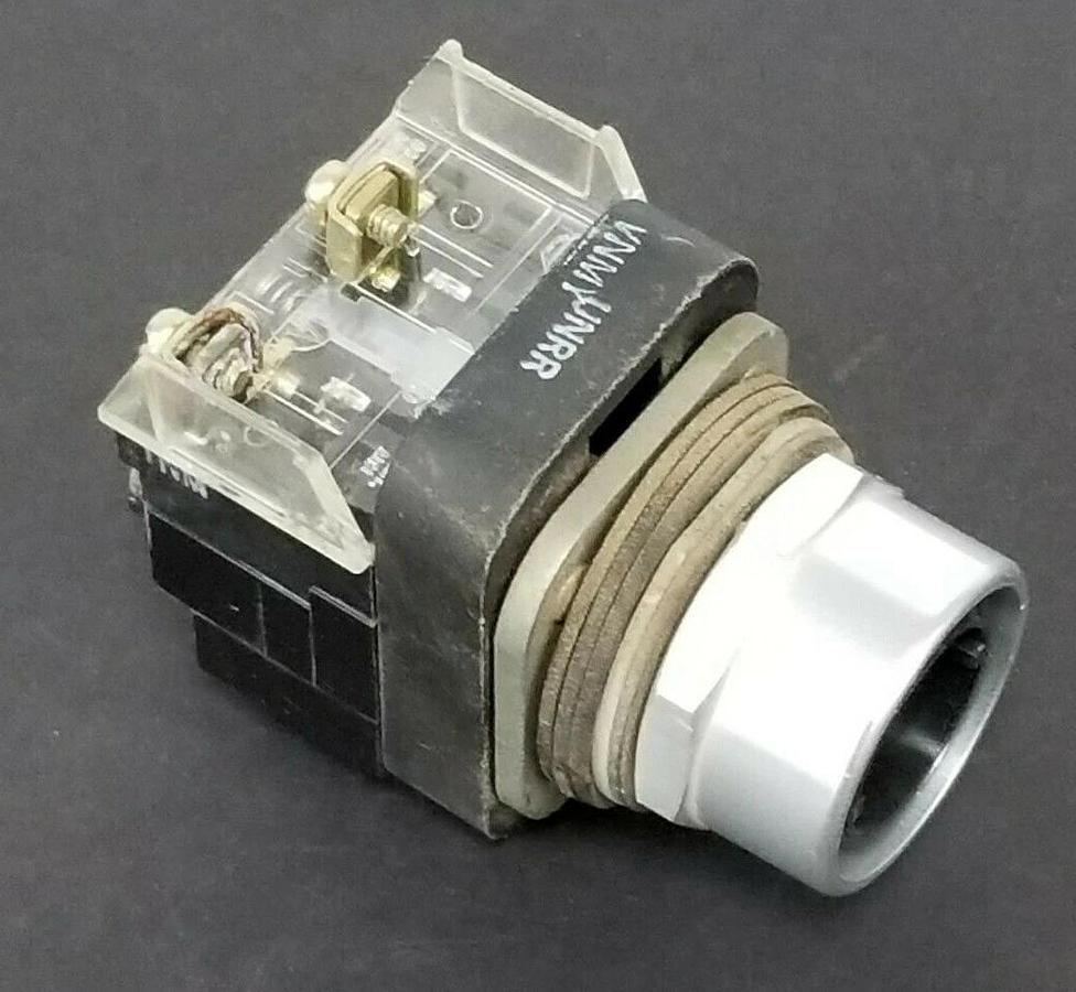 Used ALLEN BRADLEY 800T-PB16D1 PUSHBUTTON SWITCH 120V 50-60HZ W/O LAMP 755 800T-XD1