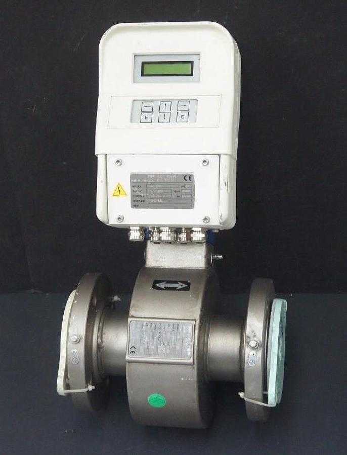 Used NEW MASTER METER MODEL: MC 208 P/N: QAZ 128 CONVERTER ELECTROMAGNETIC FLOW METER