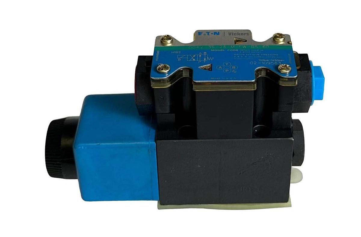 NEW EATON VICKERS DG4V-3S-2A-M-FW-B5-60 / 02-109563 DIRECTIONAL CONTROL VALVE