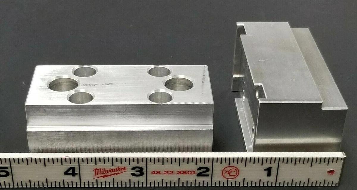 LOT OF 6 NEW REIS GmbH 5205823 GRIPPER JAWS F. RUBBER 40X40X73 SKR 17217-120D