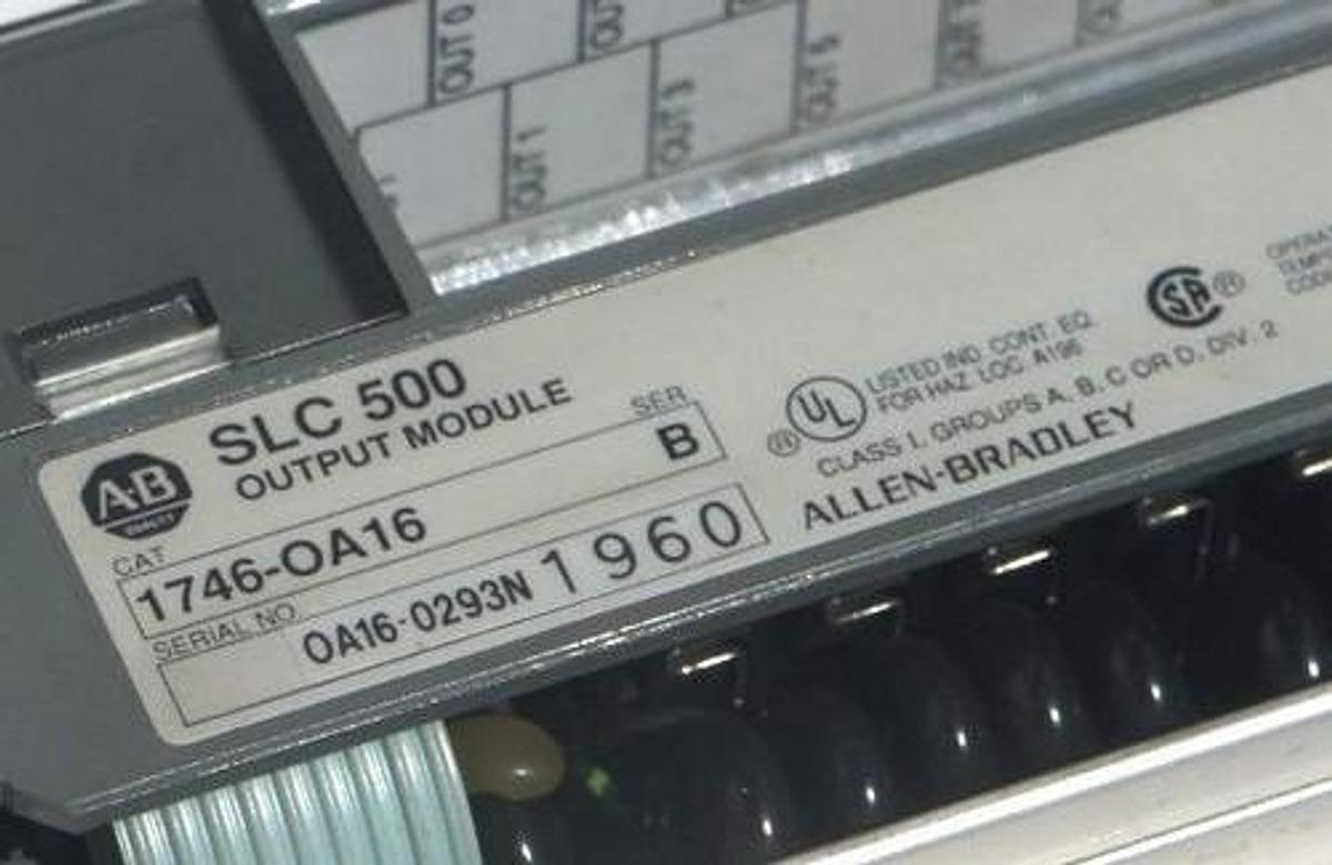 Used ALLEN BRADLEY 1746-OA16 /B SLC 500 16-PT OUTPUT MODULE 85-265VAC 1746OA16 USPI