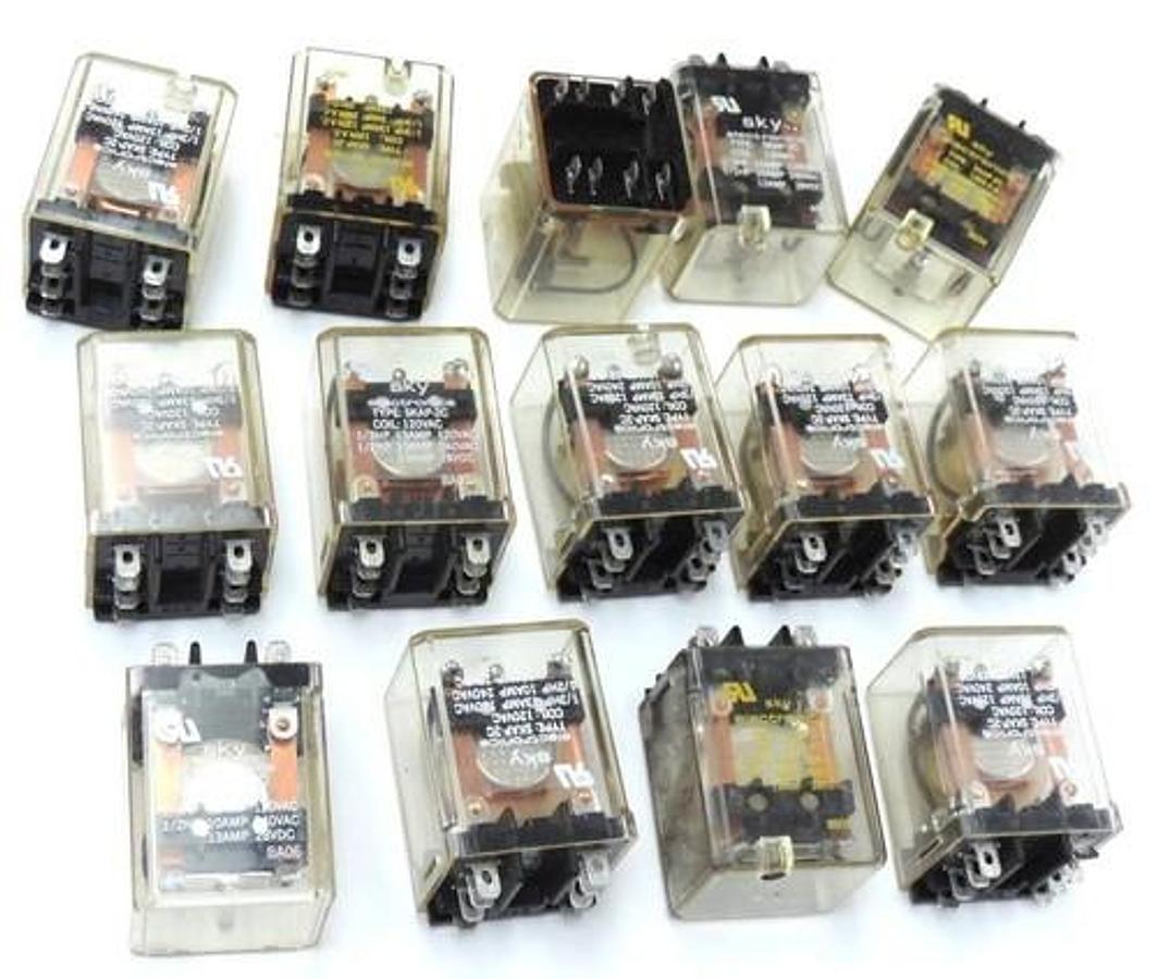 Used LOT OF 14 SKY SKAP-2C-120VAC POWER RELAYS PLUG IN 13A, 2POLE 120VAC SKAP2C120VAC
