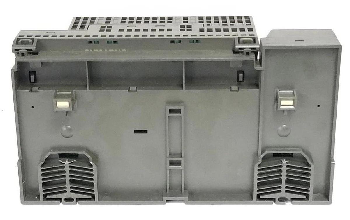 Used SIEMENS 63S7 193-1CL10-0XA0 TERMINAL BLOCK W/ 132-1BL00-0XB0 OUPUT MODULE