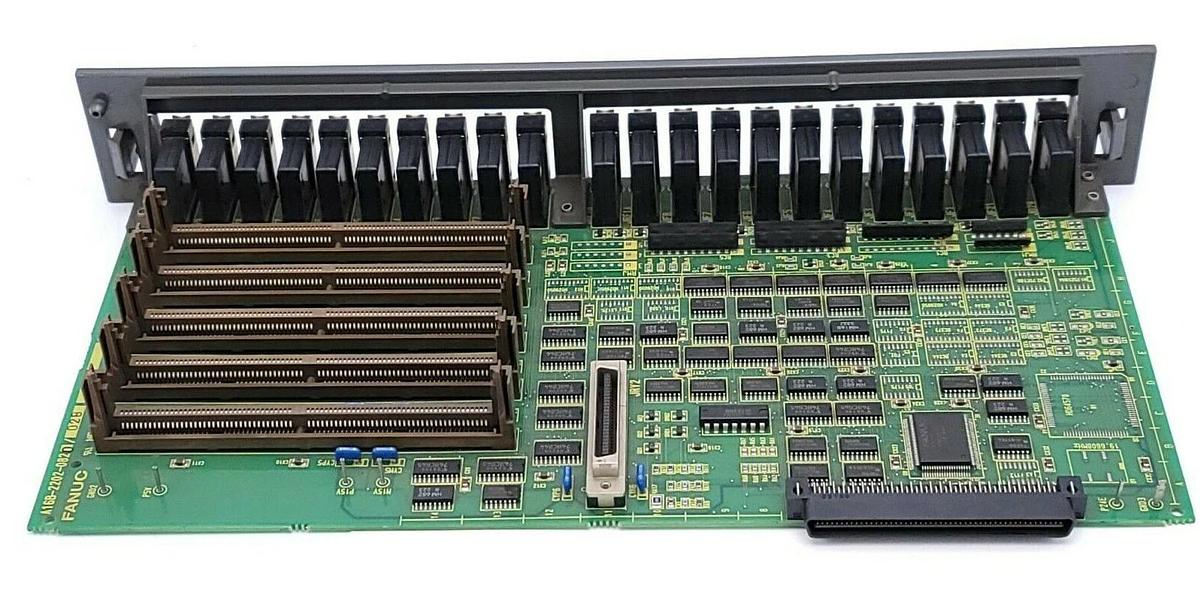 Used FANUC A16B-2202-0820/02B AUXILIARY AXIS CONTROL PC BOARD A16B-2202-0820