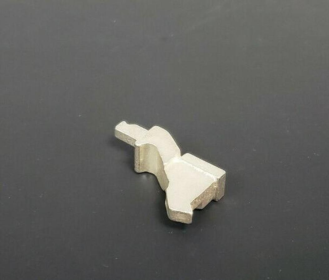 Used NEW GENERAL ELECTRIC 805B910G1 MAIN STATIONARY CONTACT LEFT 269C257G1 AK2-25-2