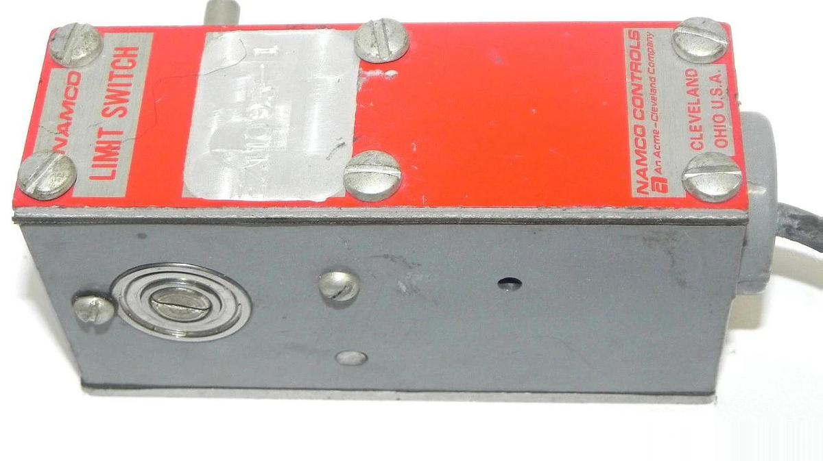 Used NAMCO EZ11093-1 LIMIT SWITCH EZ110931