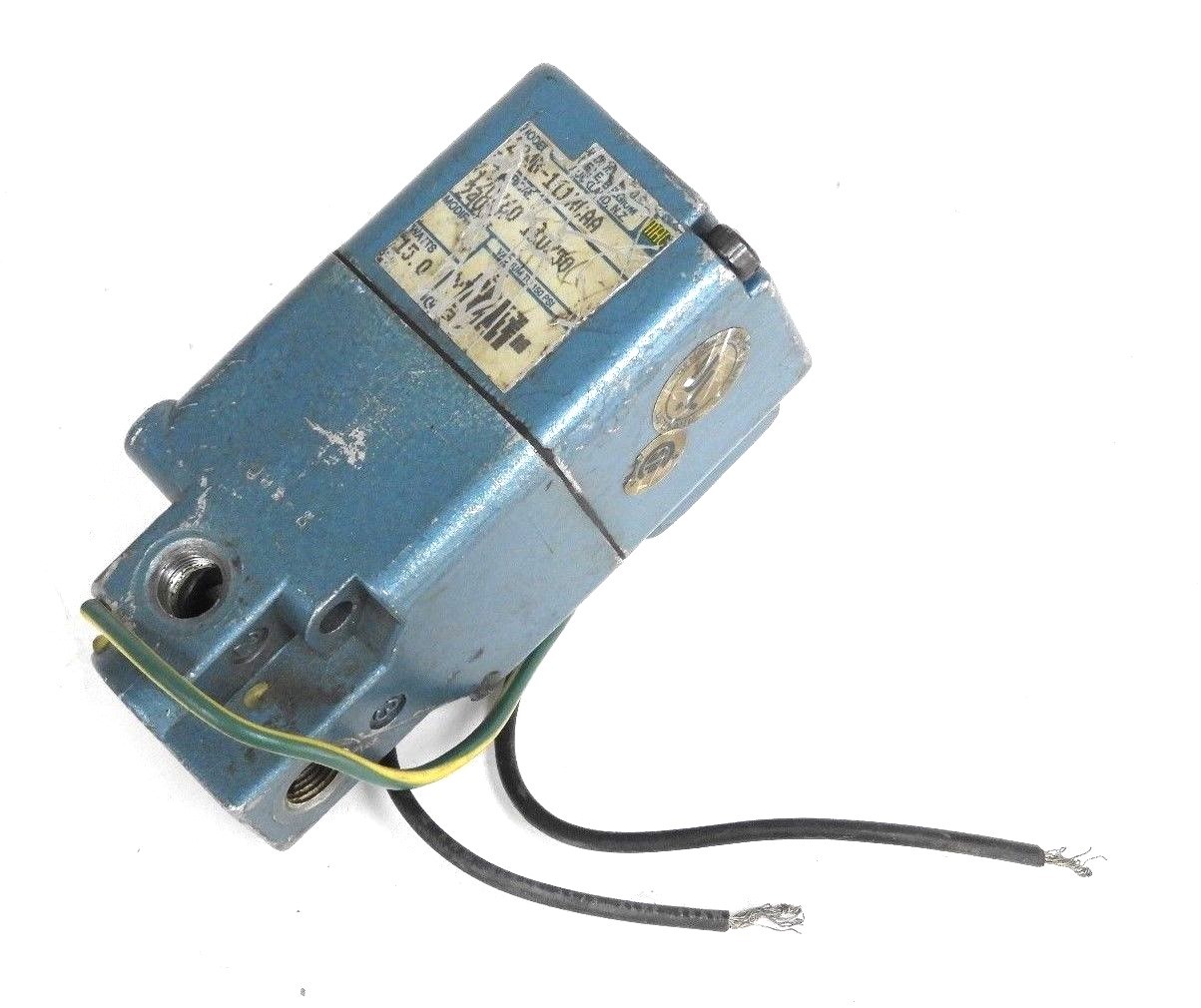 Used MAC VALVES 224B-111KCAA SOLENOID VALVE 110/120VAC, 50/60HZ, 240VDC, 15W
