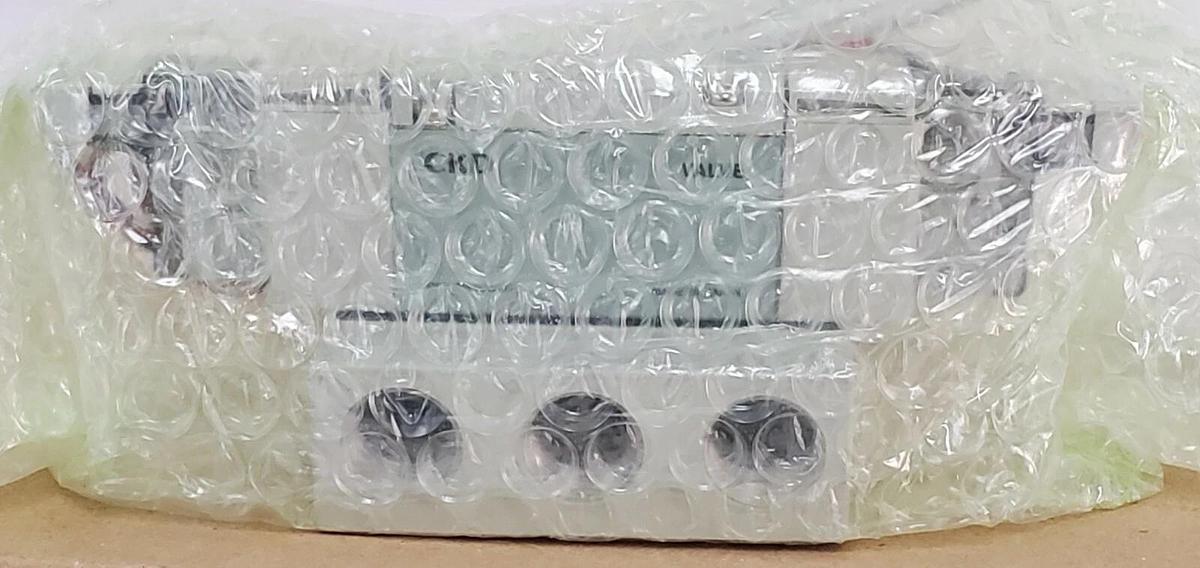 Used NEW CKD 4GB320R-10-E2K-3 PNEUMATIC PILOT VALVE 4GB320R10E2K3