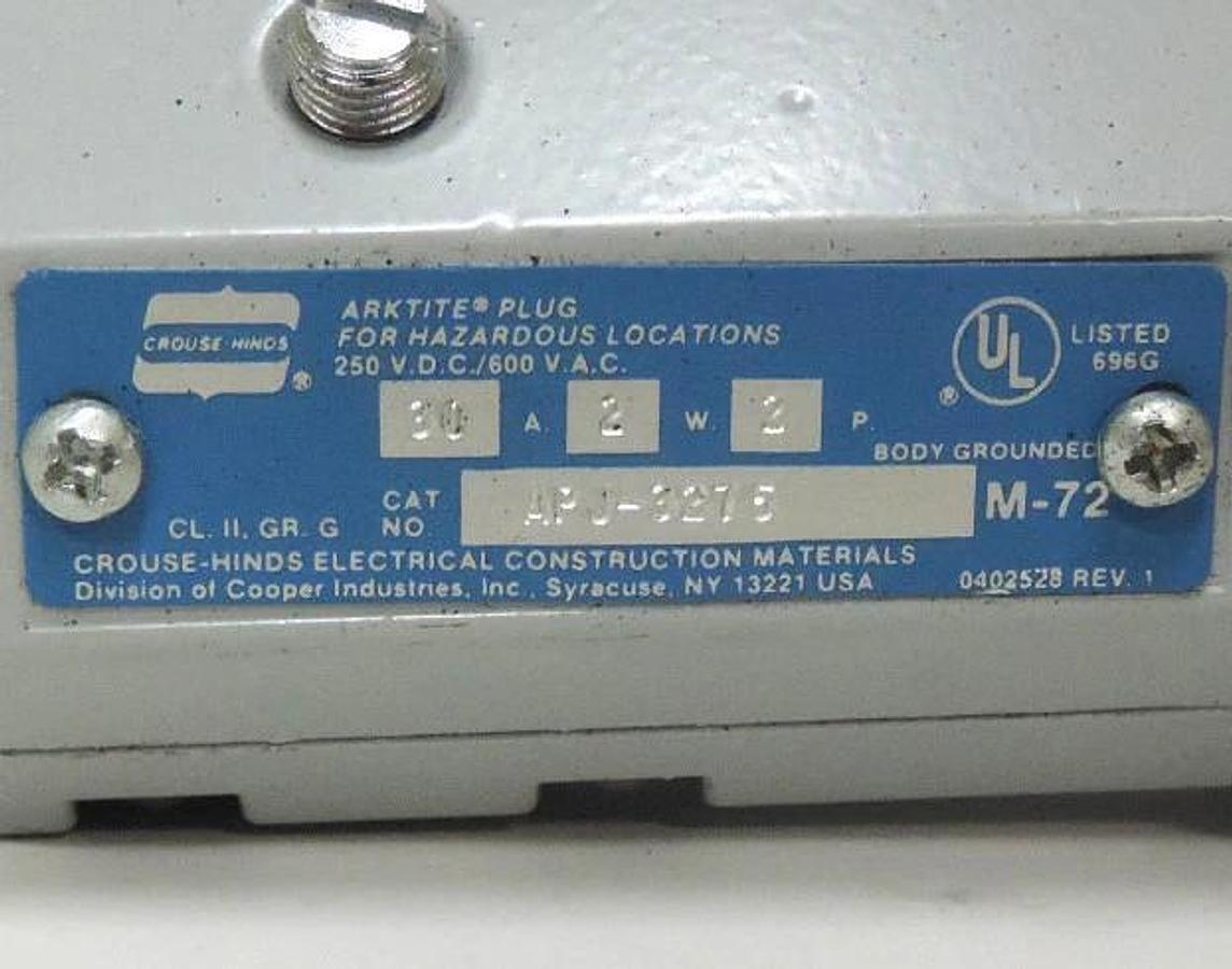 NEW CROUSE-HINDS APJ-3275 PIN & SLEEVE 30A PLUG 2W 2P 600VAC ARKTITE WATERTIGHTT