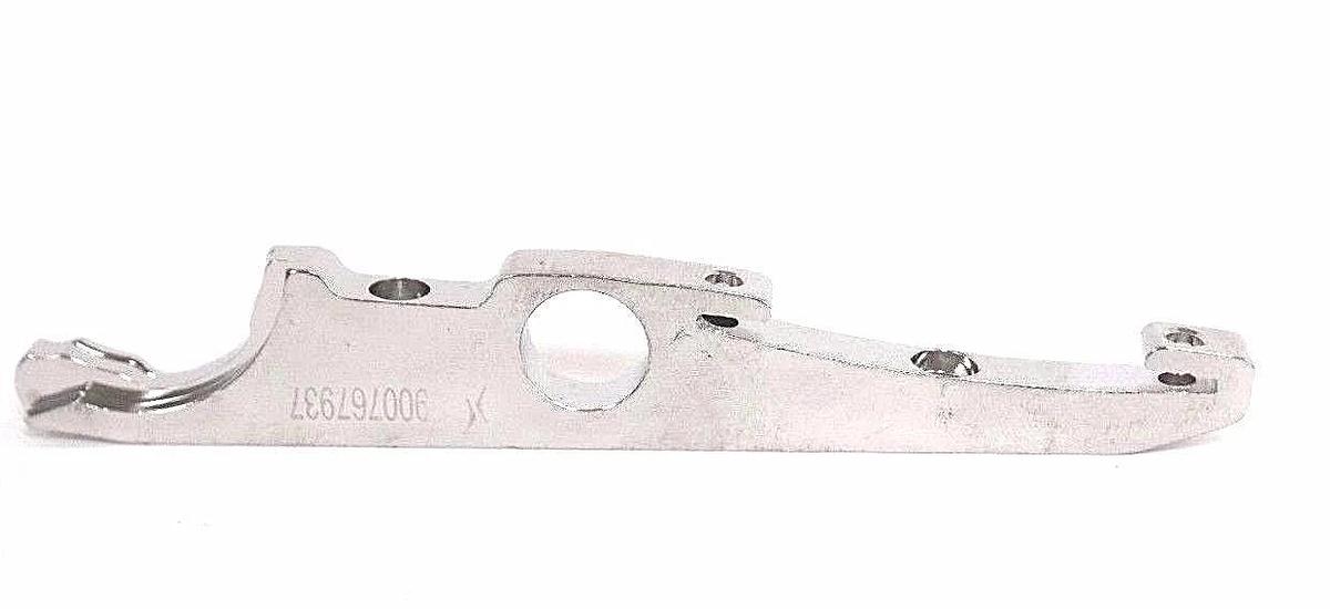 LOT OF 5 NEW KRONES 0900767937 CLAMPS