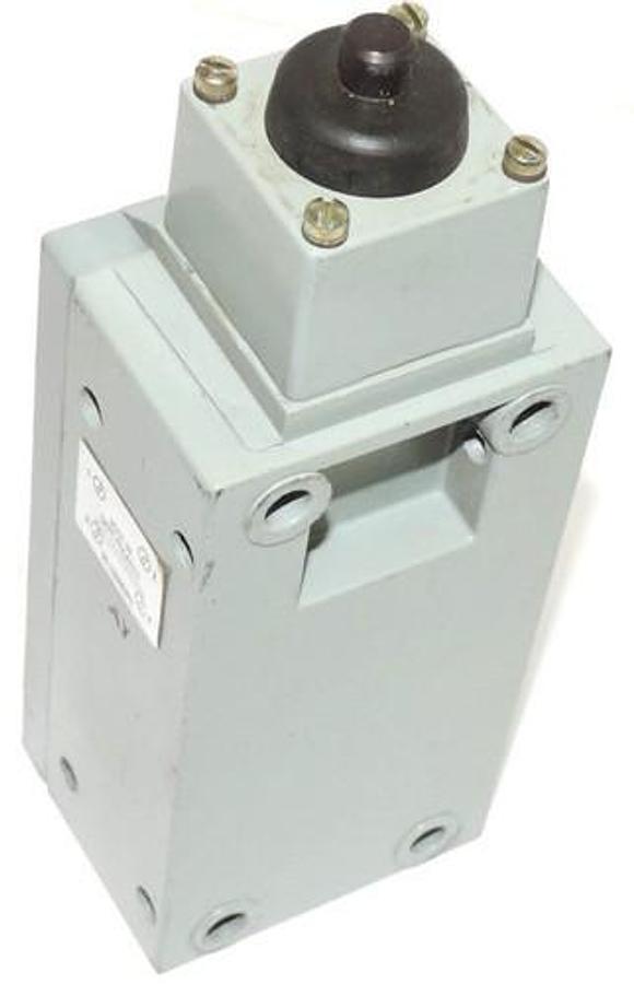 Used GENERAL ELECTRIC CR115GX113 LIMIT SWITCH 10AMP 600V MAX CR115-GX113